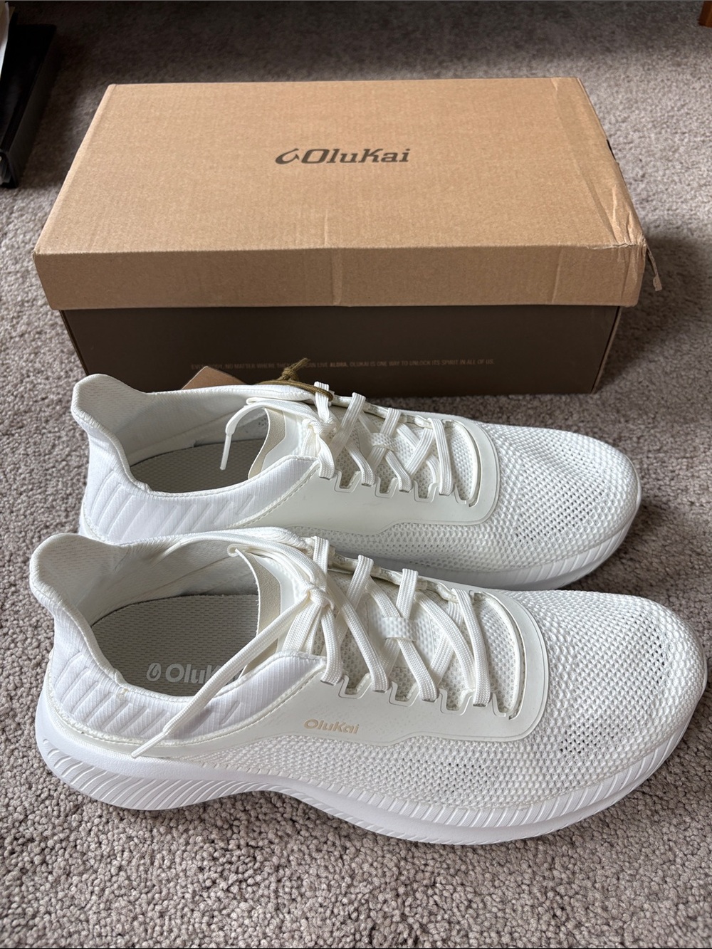 Olukai- M Island Hopper- Bright White size 11